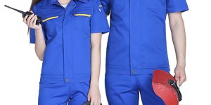 What characteristics are required for customized short-sleeved work clothes?