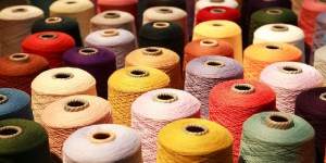 Do you know what kind of yarn is suitable for making what kind of cloth?