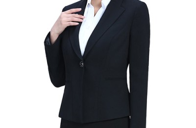 Tips for matching women’s small suits