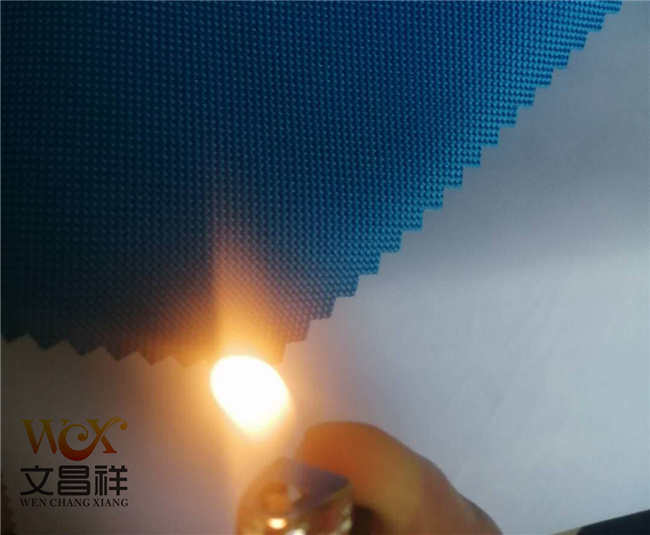 Fire-retardant and flame-retardant cloth