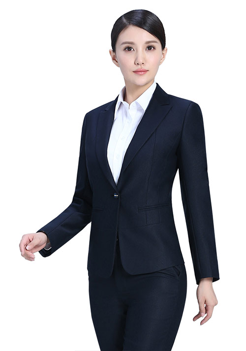 Tips on Women's Customized Suits