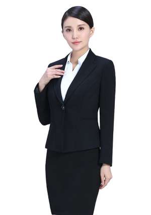 What should I pay attention to when customizing hotel work clothes?